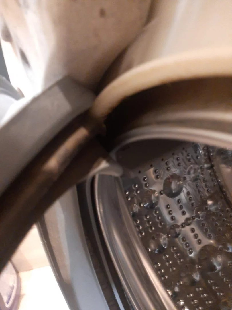 Wyjąć szufladę na proszek - Instrukcja wymiany zniszczonego fartucha pralki LG F2J5WN4W
