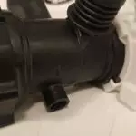 Hałasująca pompa wody w pralce Hotpoint Ariston ECO6F105PL.R - wymiana pompy odpływowej