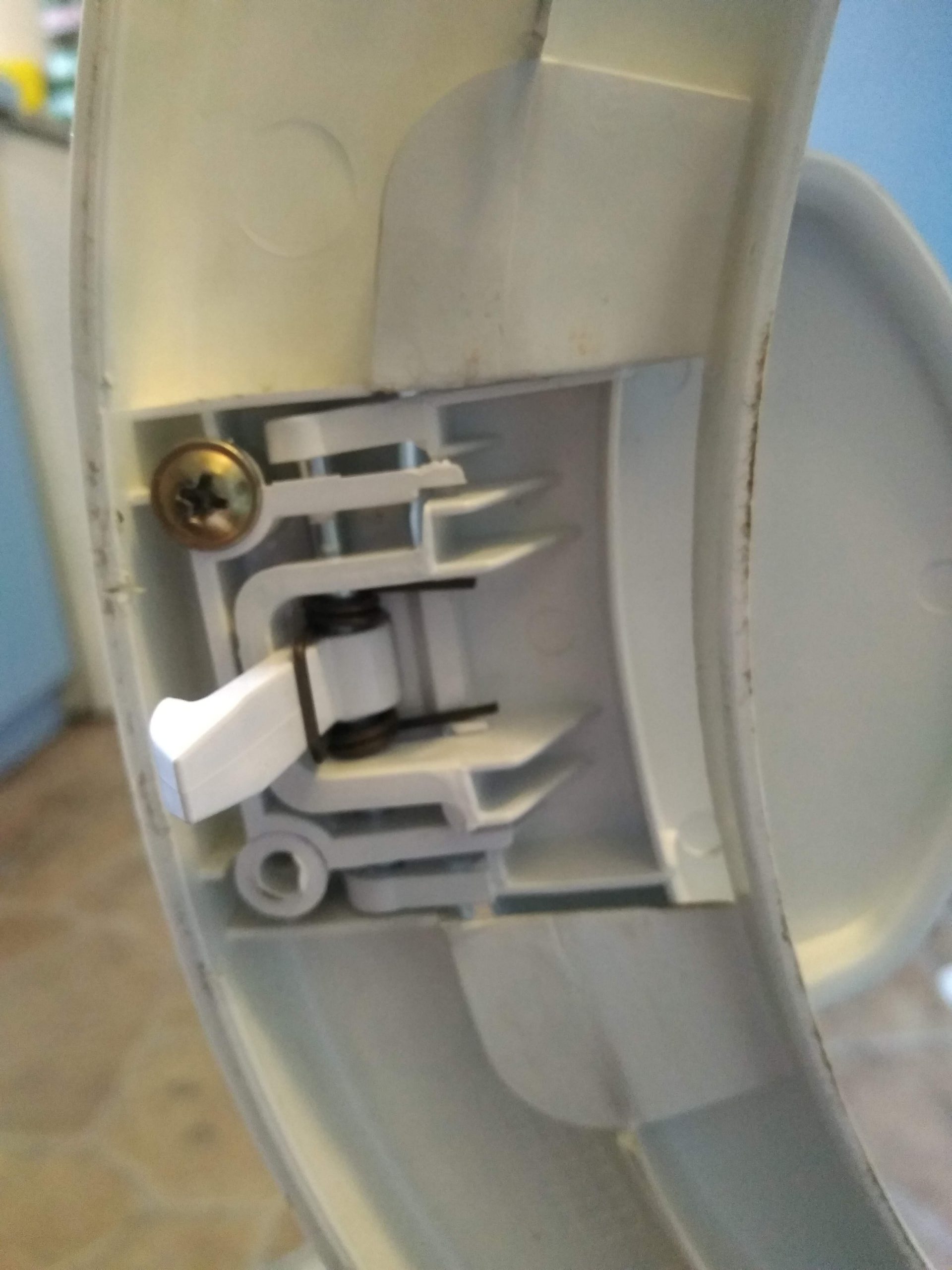 Klamka w pralce Mastercook PF2-400 przestała ruszać hakiem - wymiana uchwytu