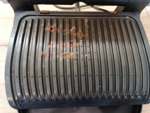 Potrawy przywierają do płyt grzewczych w grillu Tefal OptiGrill - naprawiaj, nie wyrzucaj