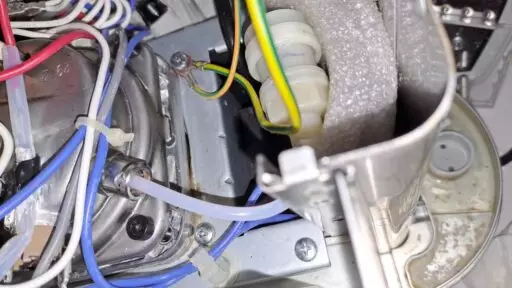 Przeciek i pęknięcie w ekspresie DeLonghi EC330 - naprawiaj, nie wyrzucaj