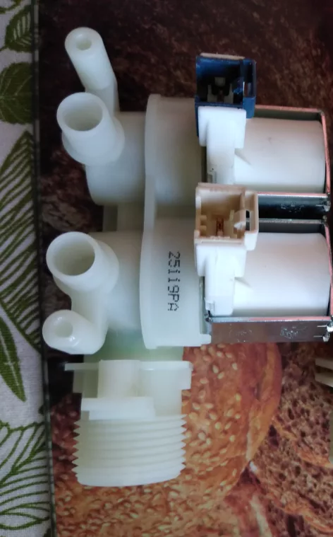 Błąd H2O kranik w pralce Whirlpool EFWSG71283BVPL - wymiana elektrozaworu podwójnego