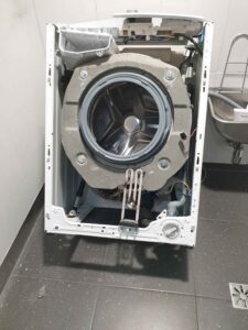 Przebicie izolacji i zadziałanie RCD w pralce Sharp ES-HFM6103WD-PL - wymiana grzałki w pralce