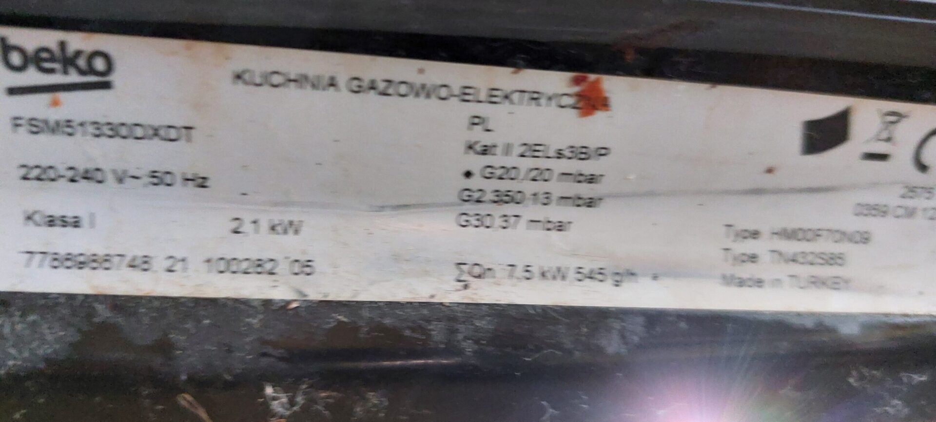 Tabliczka znamionowa kuchenki gazowo-elektryczna Beko FSM51330DXDT