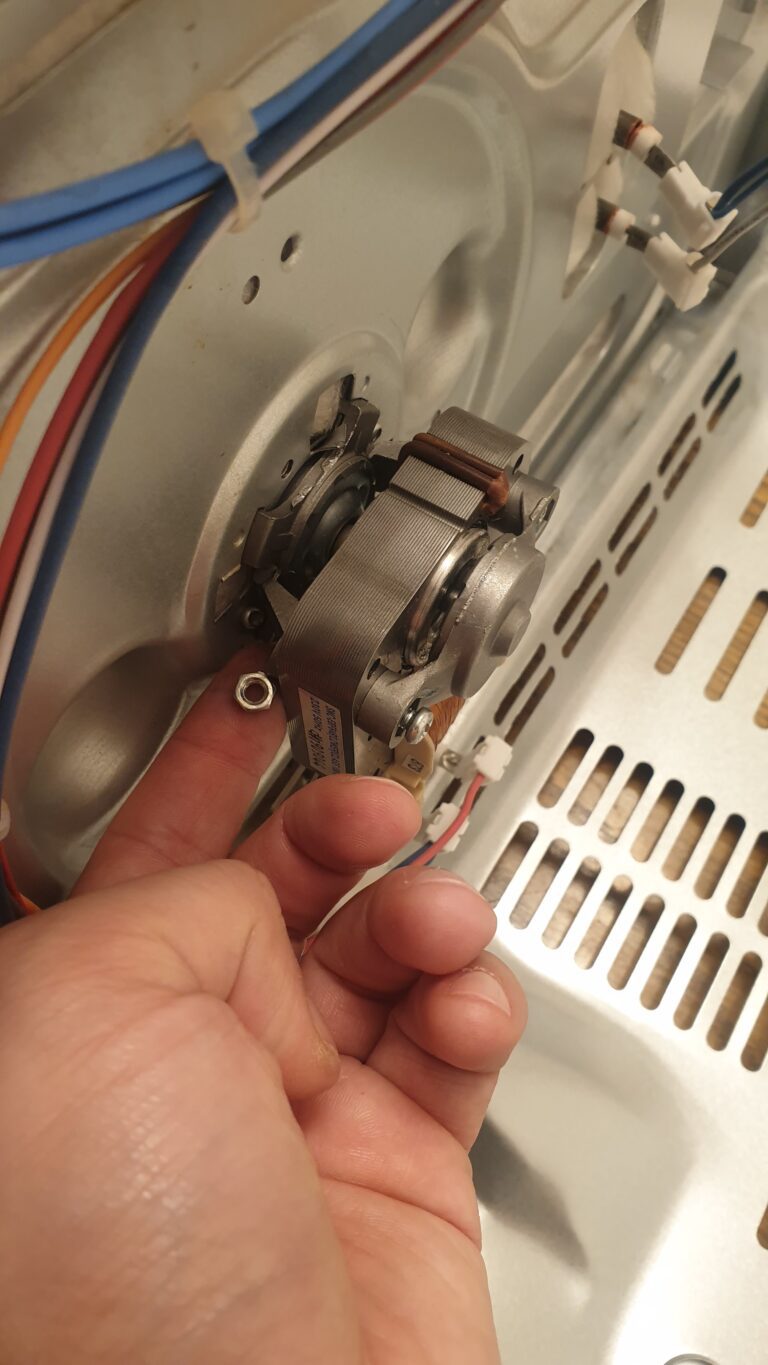 Piekarnik Samsung NV68R5545CB-EO w trakcie nagrzewania umarł - wymiana termostatów i silników wentylatora