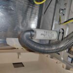 Kondensator sprężarki CBB65 SH w lodówce Sharp SJ-BA10IMXI2-EU