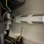Odłączył się przewód uziemienia w pralce Hoover VHD33 512 D-16S 3100268