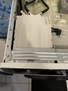 Wymiana uszkodzonej komory górnej na proszek w pralce Samsung WW10T504DAE/S6 - pralka pobiera płyn do płukania na samym początku prania