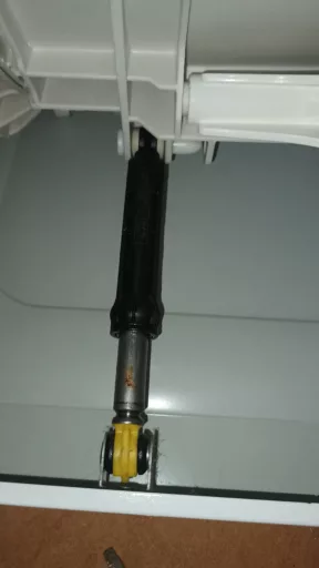 Głośne stuki o obudowę pralki przy obracaniu bębna w pralce Whirlpool FFB 9258 SV PL - naprawiaj, nie wyrzucaj