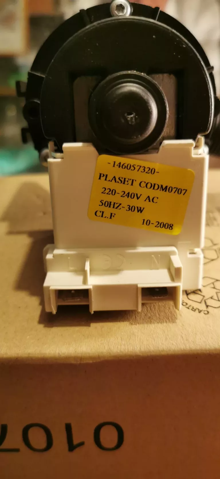 Tabliczka znamionowa pompy odpływowej pralki AEG Lavamat LAV47330
