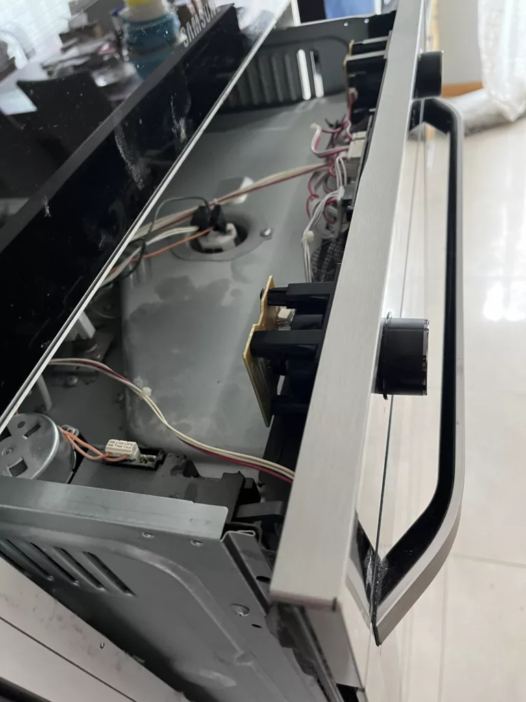 Awaria przełącznika funkcji w piekarniku Samsung NV75J7570RS/EO