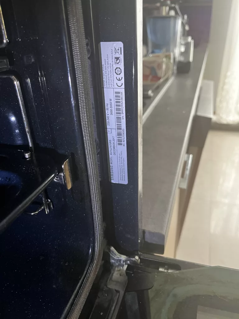Tabliczka znamionowa piekarnika Samsung NV75J7570RS/EO