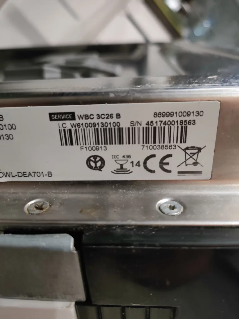 Tabliczka znamionowa zmywarki Whirlpool WBC 3C26 B 61009130100