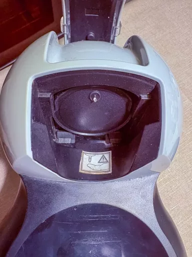 Wyciekała woda z górnej części ekspresu na kapsułki Dolce Gusto KP123B - naprawiaj, nie wyrzucaj