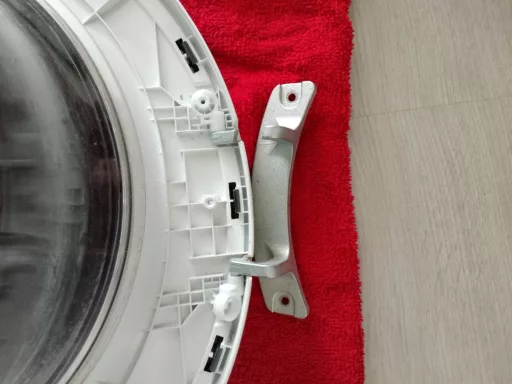 Ułamał się zawias drzwi pralki Amica Dream Wash TAW 6123 LSW - naprawiaj, nie wyrzucaj