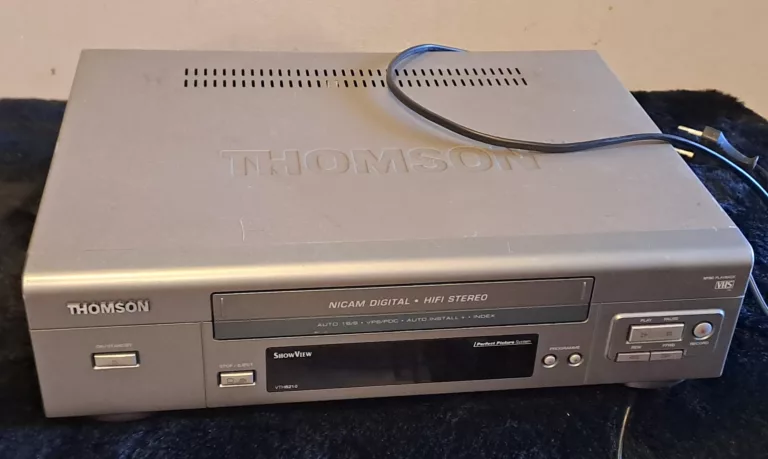 Zdjęcie magnetowidu Thomson VTH6210C
