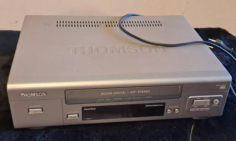 Zdjęcie magnetowidu Thomson VTH6210C