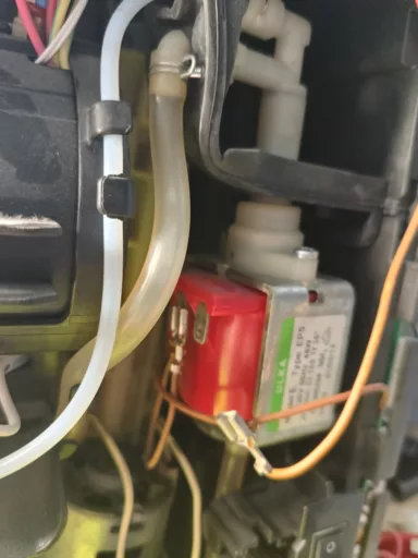 Problem z dystrybucją kawy oraz przegląd całościowy ekspresu DeLonghi Venezia