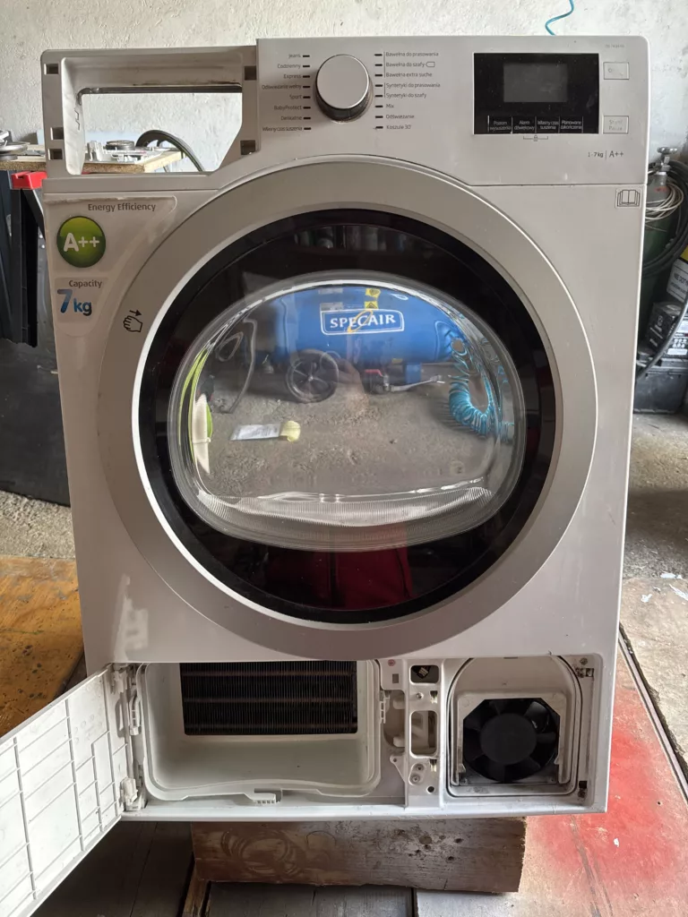 Rozkręcona suszarka Beko DS 7434 RX - wyjęty bęben