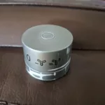 Uszkodzone pokrętło okapu Ikea Underverk 703.891 39 3050520993 - widok z boku