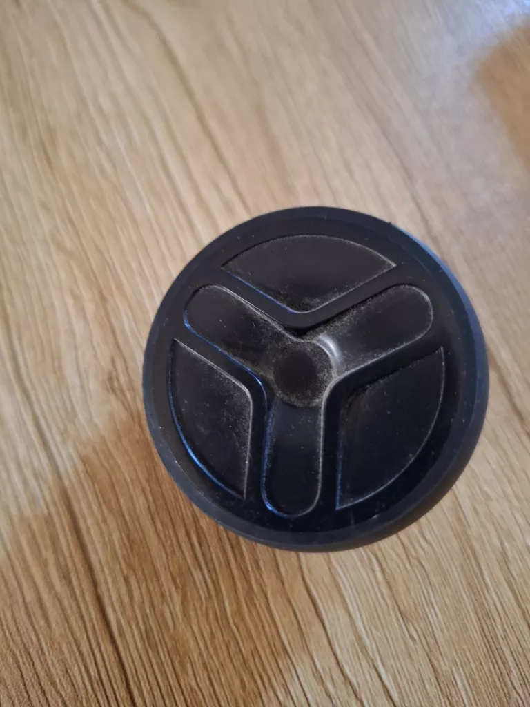 Uszkodzone kółko turboszczotki odkurzacza pionowego Tefal X-Force Flex