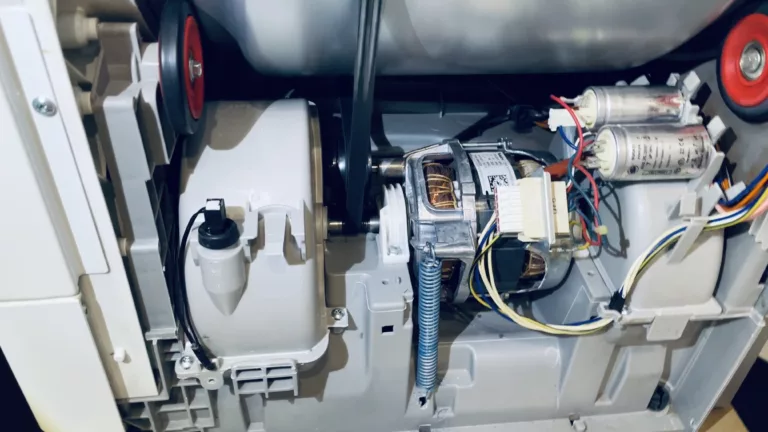 Bęben suszarki przestał się kręcić - Wymiana paska napędowego i rolek bębna w suszarce Electrolux EDP12074PDW