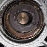 Uszkodzony magnes silnika pralki AEG L70640 PNC 914 002 411 00