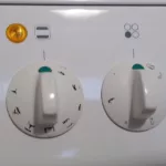 Wytarte pokrętła piekarnika w starej kuchni elektrycznej Amica C602.734TE - naprawiaj, nie wyrzucaj