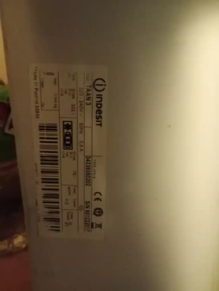 Tabliczka znamionowa lodówki Indesit TAAN3